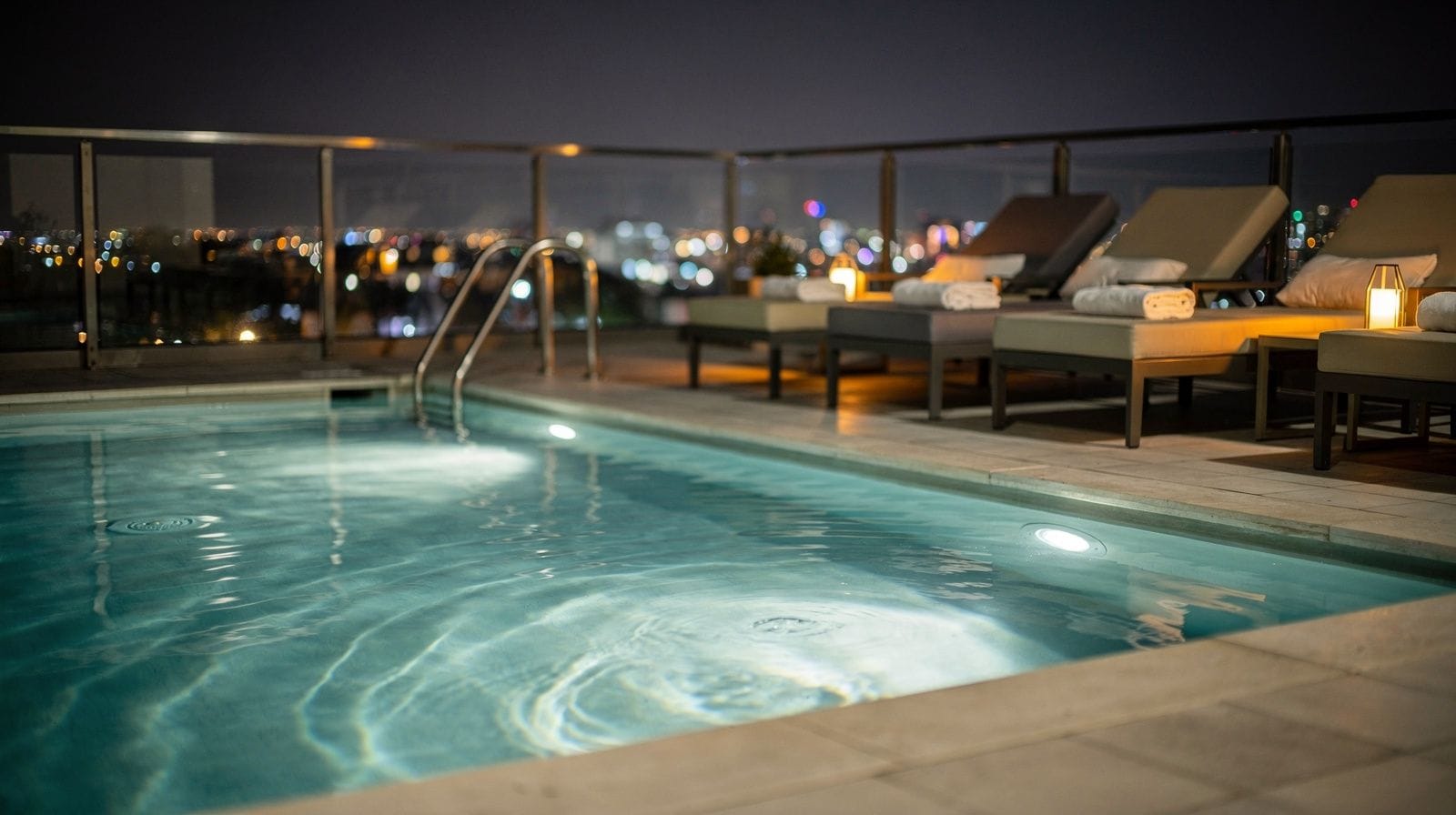 La escala nocturna en Doha: una tarde, una mañana, un trayecto en metro