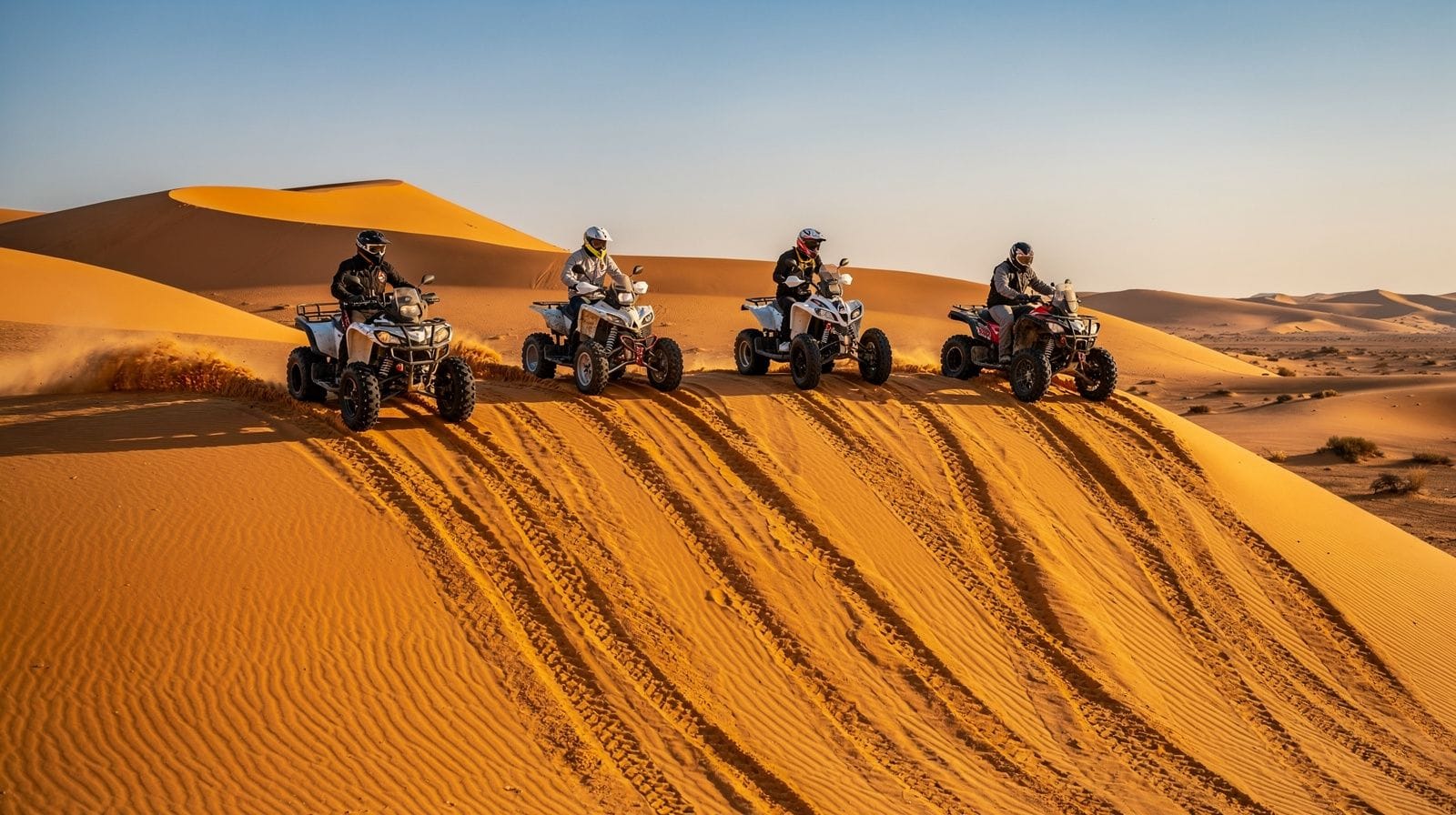 Quad à Sealine : conduire soi-même un ATV sur les dunes du Qatar