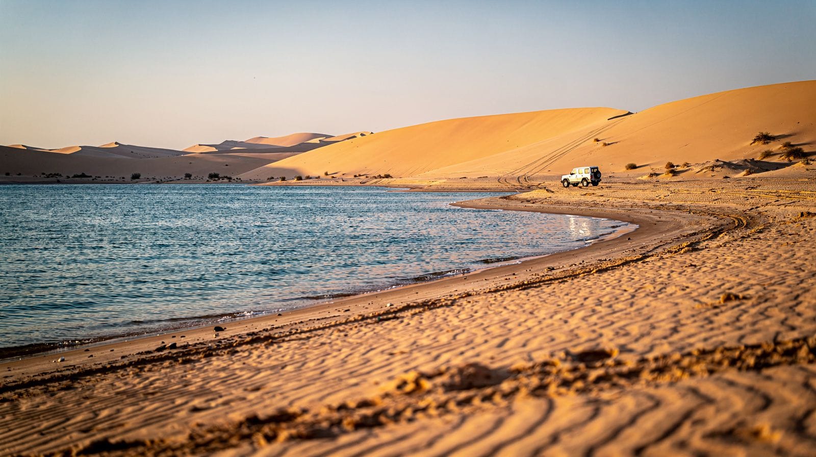 Sealine ou Inland Sea : quel safari désertique choisir ?